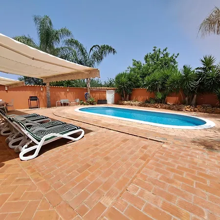 Dos Patudos Villa *